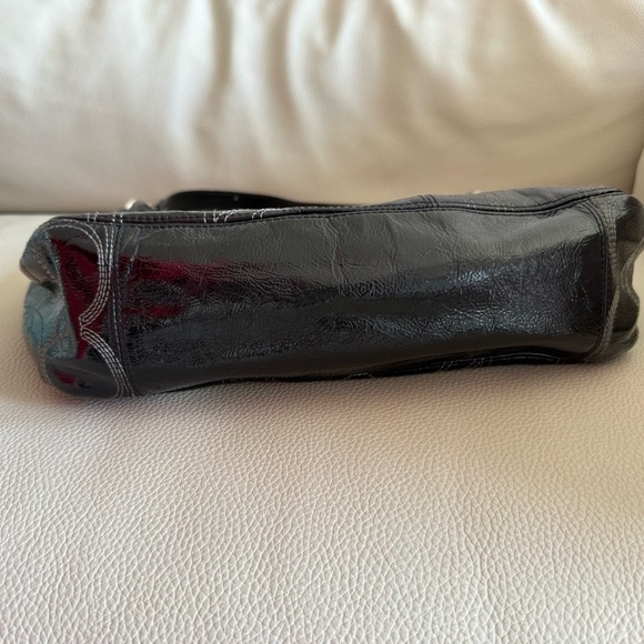 Coach Y2K Black signature print crinkle patent leather bag - Picture 5 of 14